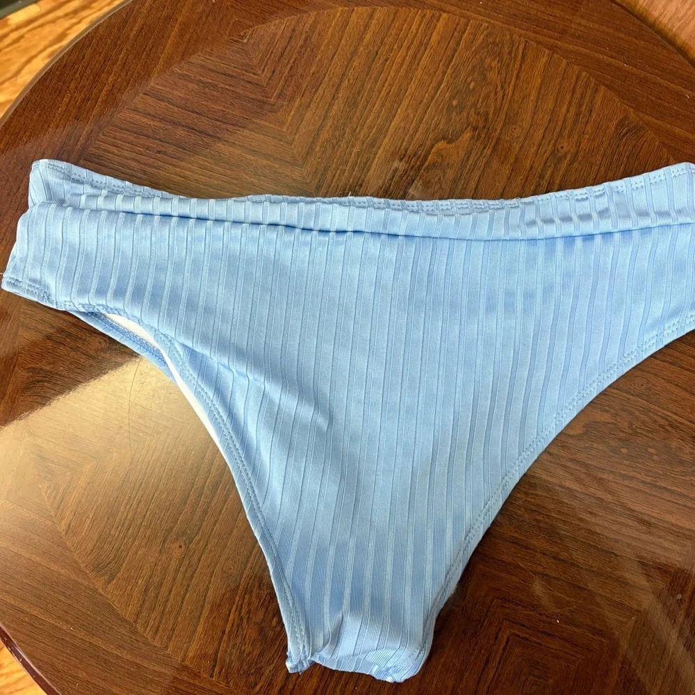Light Blue Ribbed Bikini Set - Picture 5 of 8